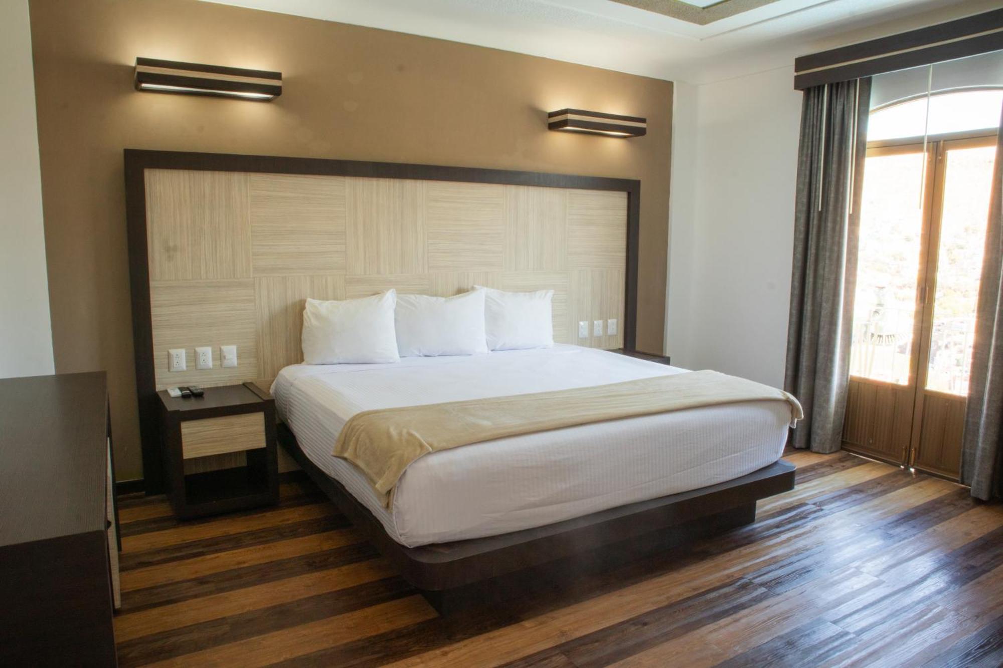 Hotel Paseo De La Presa Guanajuato Ngoại thất bức ảnh